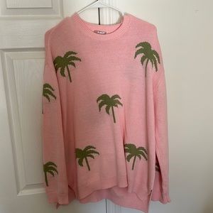 Show me your mumu set (includes sweater and shorts)